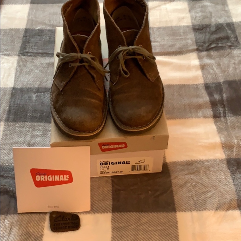 Gently Worn Clarks Originals Desert Boot 7.5 M
